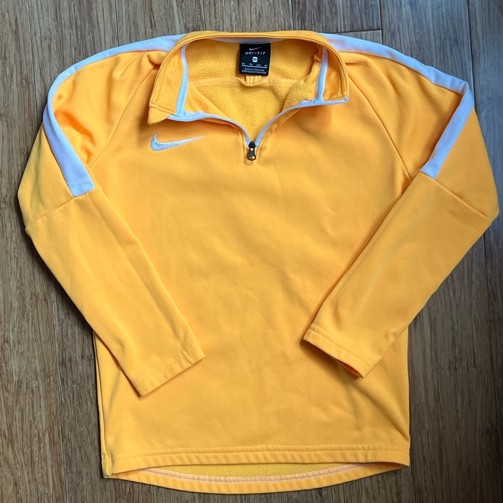 Boys Nike Quarter Zip Pullover Yellow size youth XS. 1010